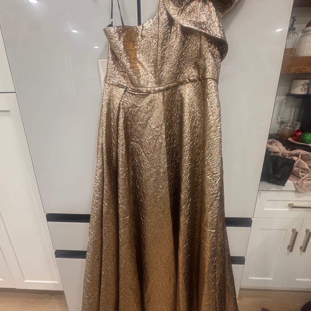 Mac Duggal Metallic Gold One-Shoulder Gown With Ruffle Detail & High Slit Size - Picture 5 of 8